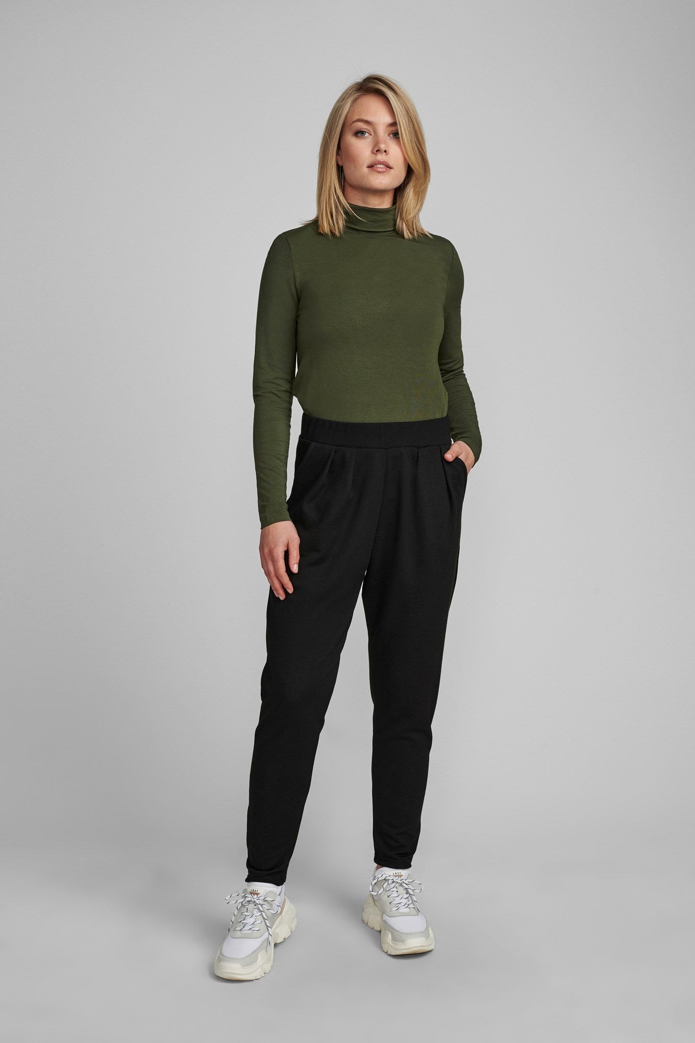 700290-4034_3 (1).jpg